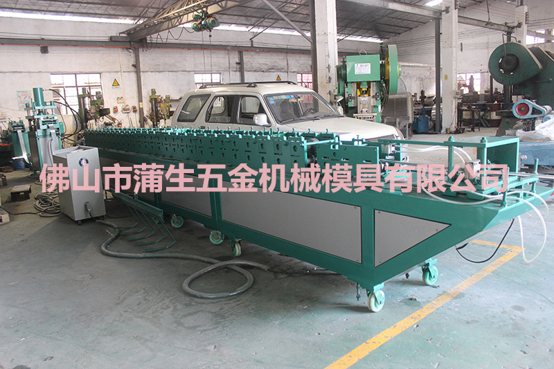 日照燈管成型機